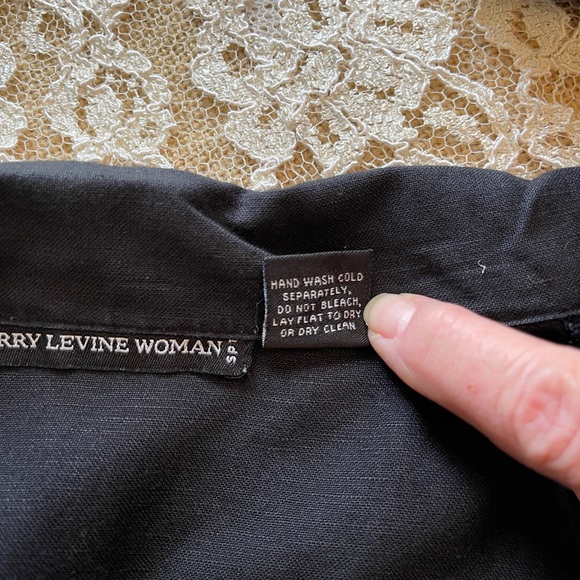 Larry Levine Black Button Down Blouse - Picture 7 of 8